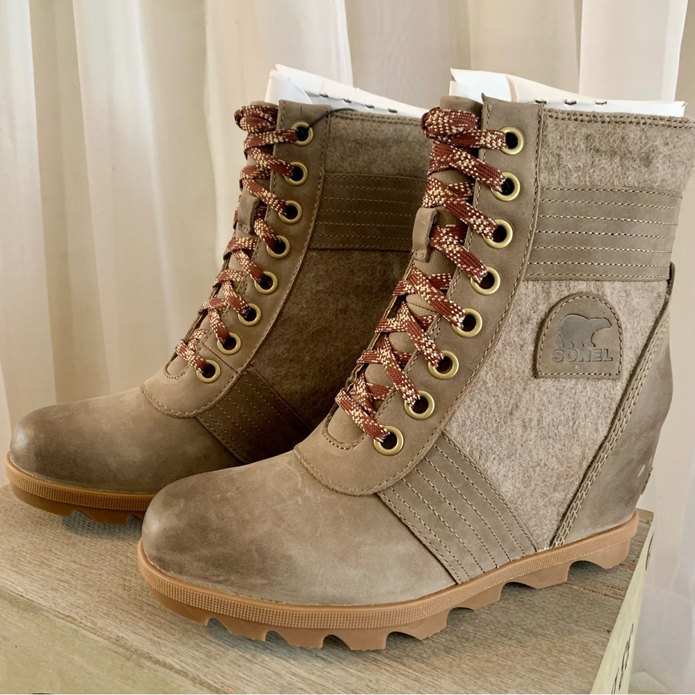 Sorel Women's Lexie Wedge boots in khaki